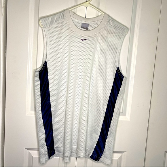 Vintage Nike White Sleeveless Tank Size Medium Basketball Center Swoosh Jersey - Picture 1 of 8